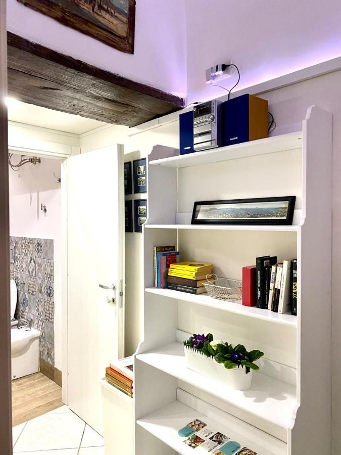 Apartamento La Casa Sulla Nuvola Duomo Centro Storico Di Napoli Exterior foto