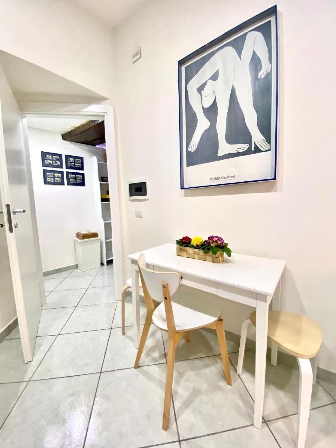 Apartamento La Casa Sulla Nuvola Duomo Centro Storico Di Napoli Exterior foto