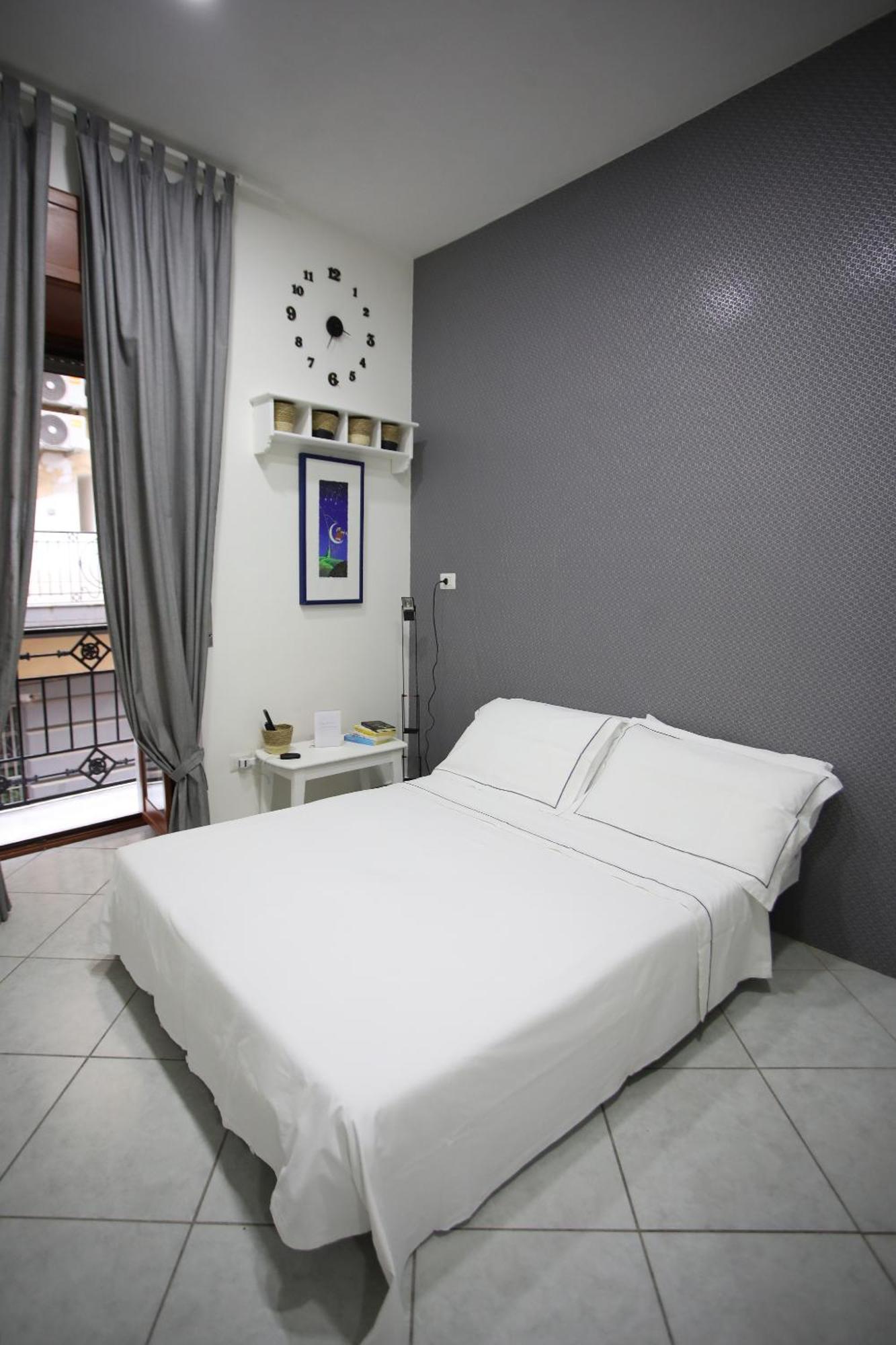 Apartamento La Casa Sulla Nuvola Duomo Centro Storico Di Napoli Exterior foto