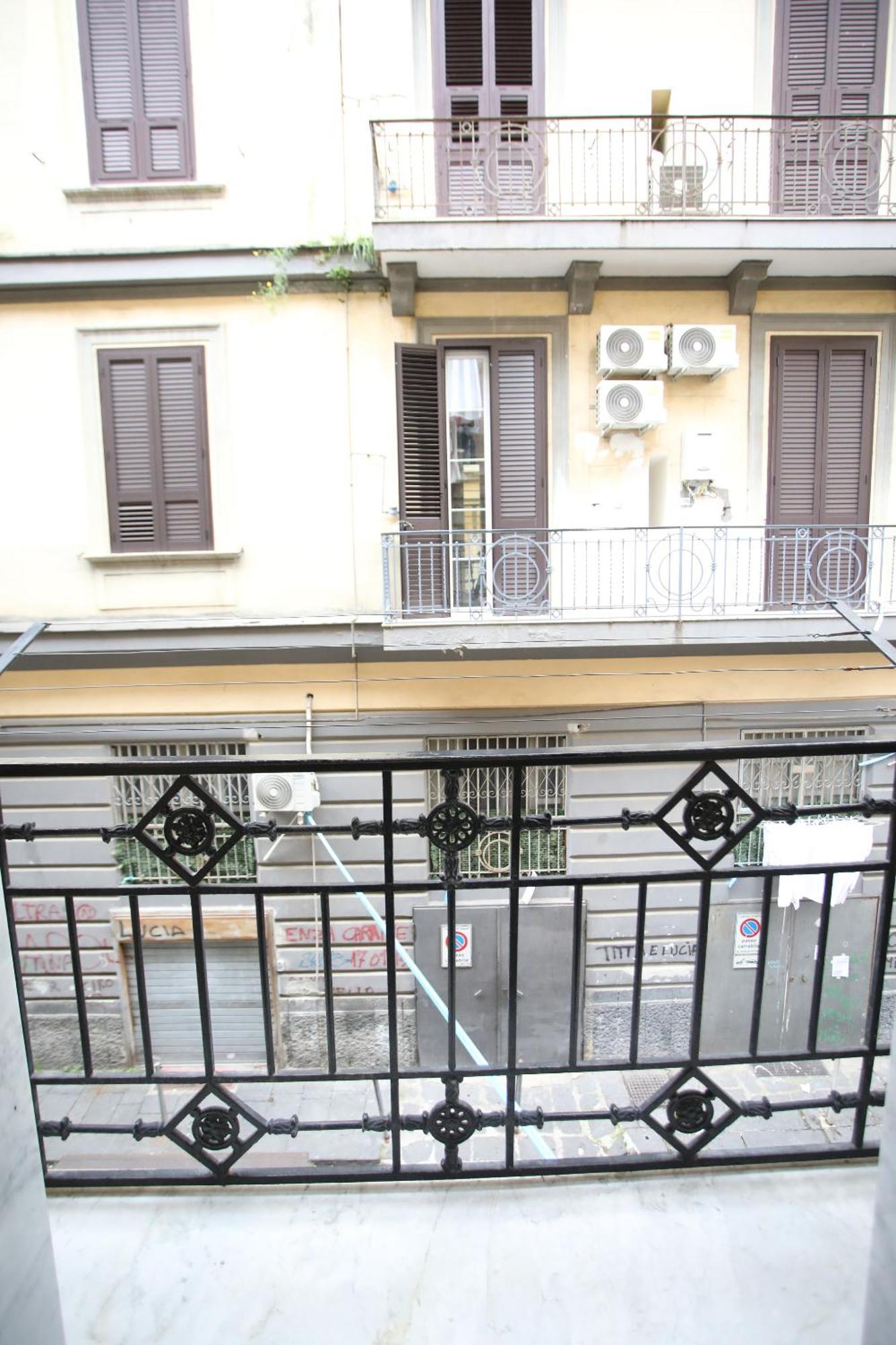 Apartamento La Casa Sulla Nuvola Duomo Centro Storico Di Napoli Exterior foto